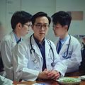 儿科医生王建国，从医学角度评估打屁股对儿童身体发育的潜在影响，提供科学客观建议